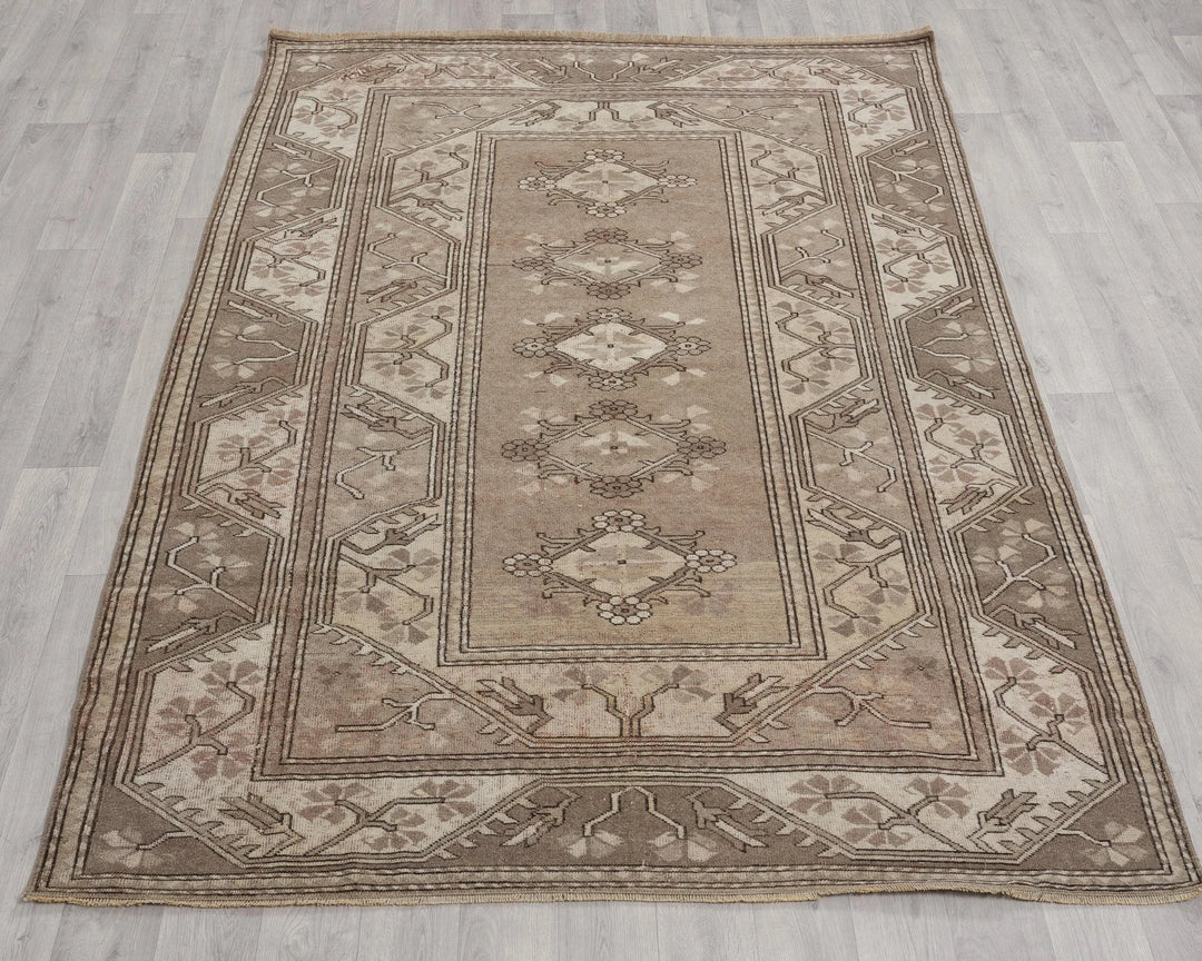 Beige Turkish Oushak Rug 5' 1" x 7' 9" Hand-Knotted | No. VR97075