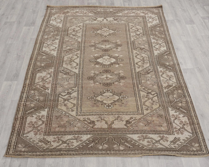 Beige Turkish Oushak Rug 5' 1" x 7' 9" Hand-Knotted | No. VR97075