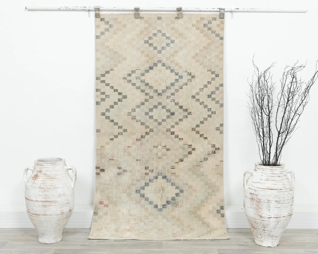 Beige Turkish Oushak Rug 2'8" x 5'8" Hand-Knotted | No. VR97293