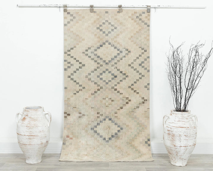 Beige Turkish Oushak Rug 2'8" x 5'8" Hand-Knotted | No. VR97293