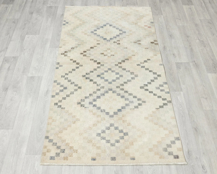 Beige Turkish Oushak Rug 2'8" x 5'8" Hand-Knotted | No. VR97293