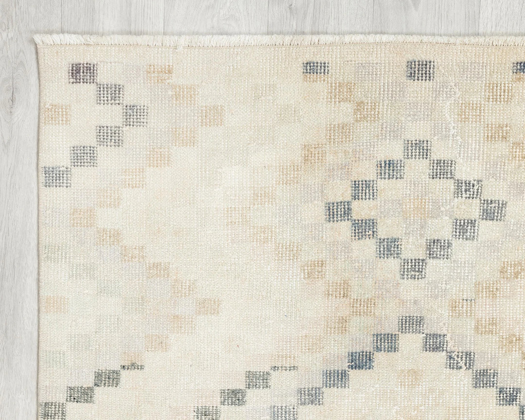 Beige Turkish Oushak Rug 2'8" x 5'8" Hand-Knotted | No. VR97293