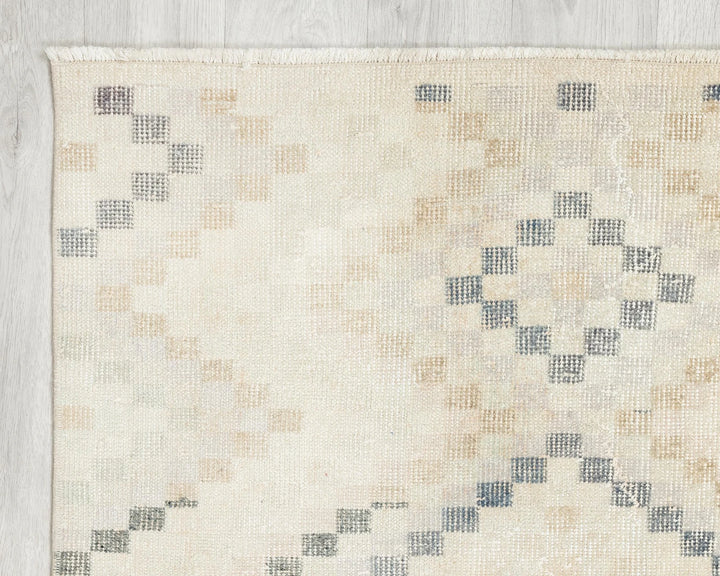 Beige Turkish Oushak Rug 2'8" x 5'8" Hand-Knotted | No. VR97293