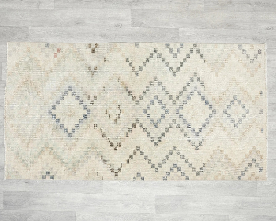 Beige Turkish Oushak Rug 2'8" x 5'8" Hand-Knotted | No. VR97293