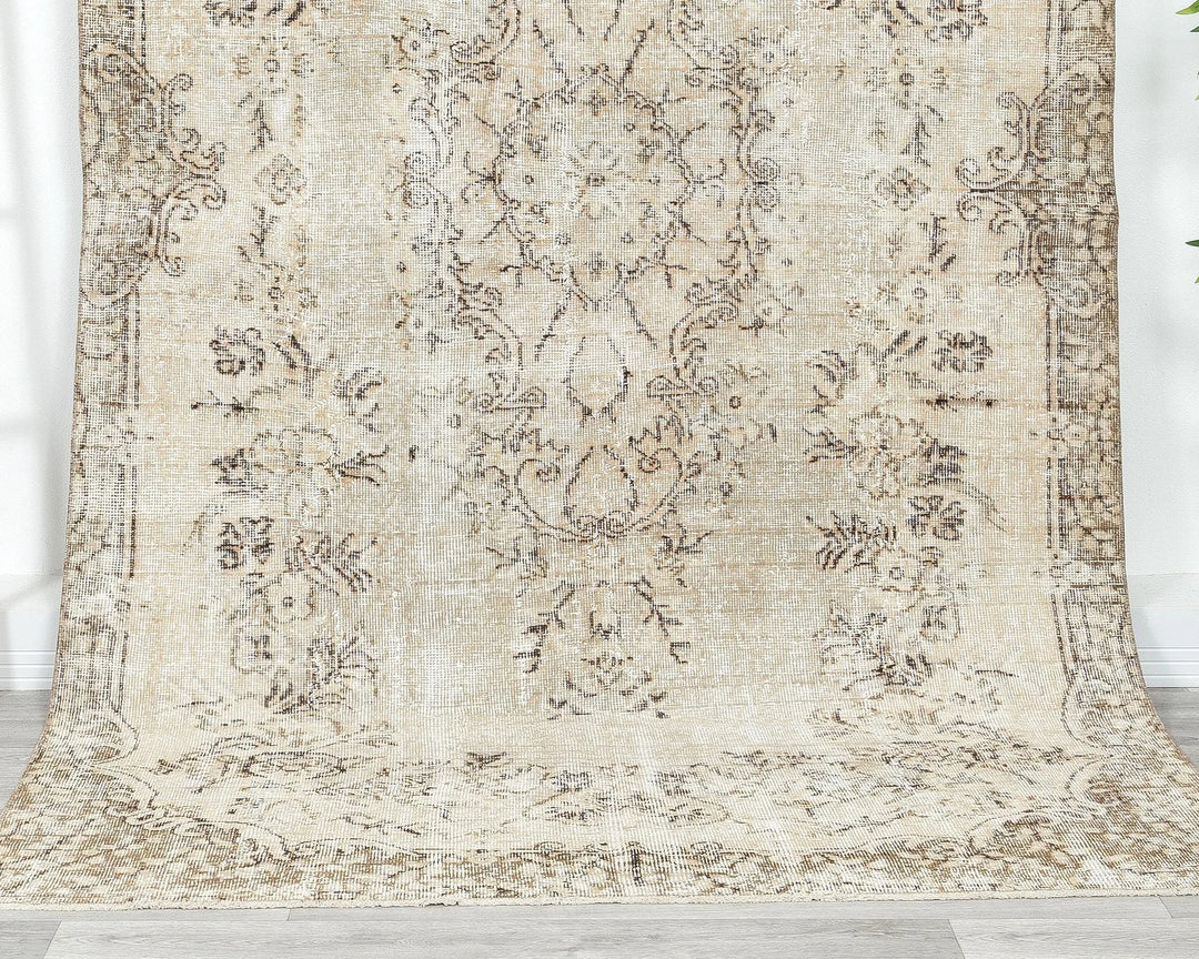 Beige Turkish Oushak Rug 5' 2" x 9' 1" Hand-Knotted | No. VR97323