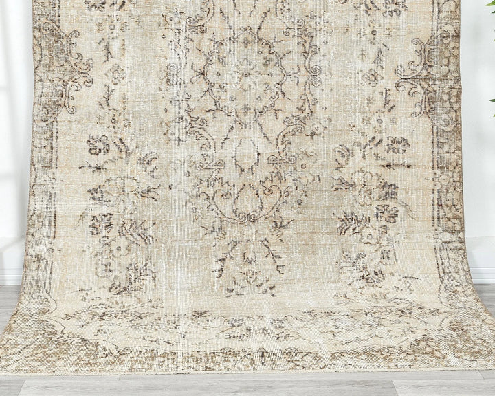 Beige Turkish Oushak Rug 5' 2" x 9' 1" Hand-Knotted | No. VR97323