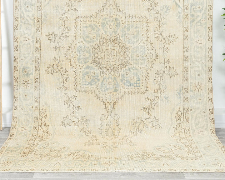 Beige Turkish Oushak Rug 5' 8" x 9' 10" Hand-Knotted detail