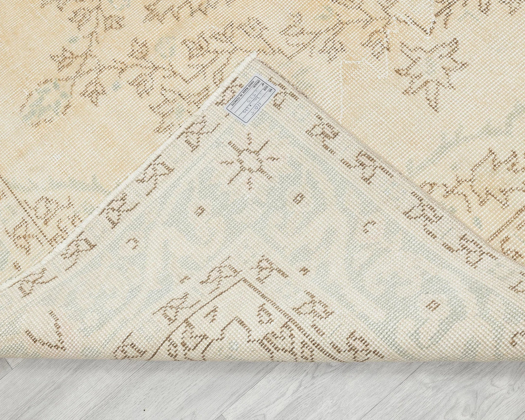 Beige Turkish Oushak Rug 5' 8" x 9' 10" Hand-Knotted texture