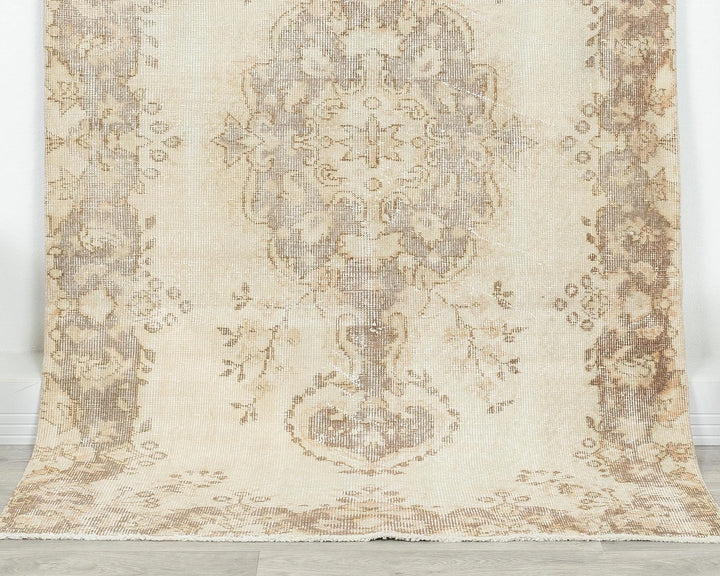 Beige Turkish Oushak Rug 3' 10" x 6' 5" Hand-Knotted | No. VR97723