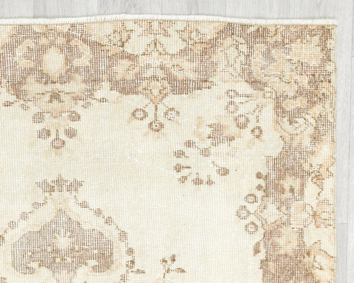 Beige Turkish Oushak Rug 3' 10" x 6' 5" Hand-Knotted | No. VR97723