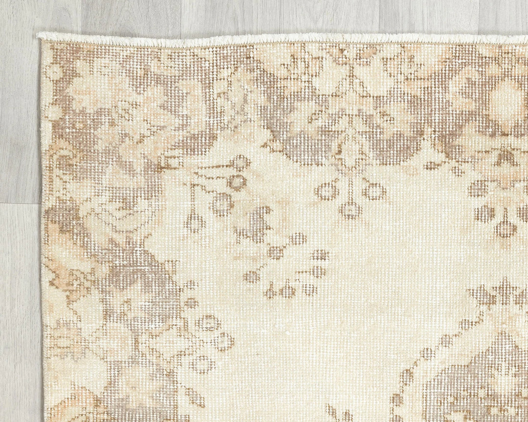 Beige Turkish Oushak Rug 3' 10" x 6' 5" Hand-Knotted | No. VR97723