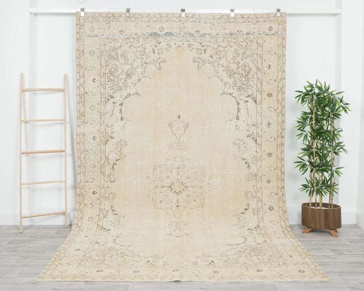 Beige Turkish Oushak Rug 6'10" x 10'2" Hand-Knotted | No. VR97753