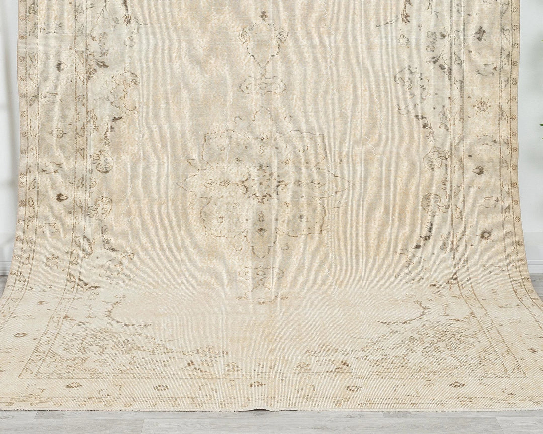 Beige Turkish Oushak Rug 6'10" x 10'2" Hand-Knotted | No. VR97753