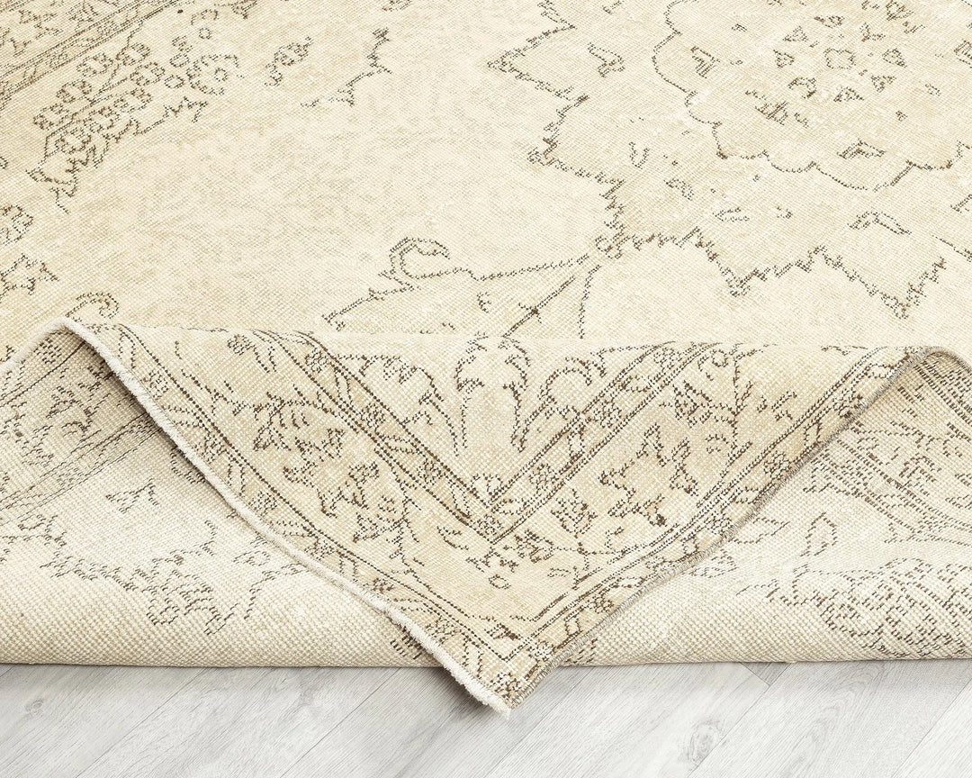 Beige Oushak Rug 6' x 10' | No. VR97866