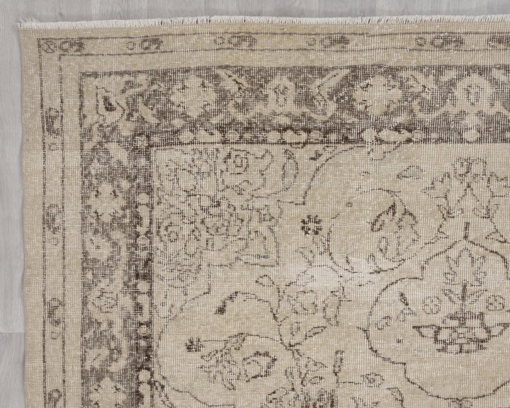 Beige Turkish Oushak Rug 6'7" x 10'4" Hand-Knotted pattern