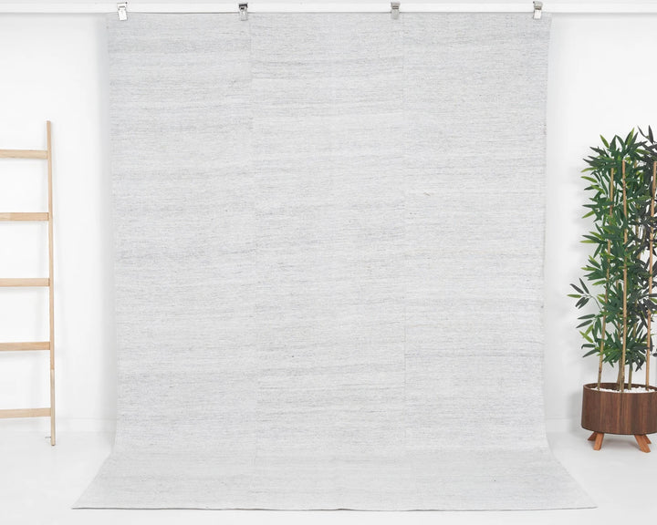 White Kilim Rug 6' 7" x 8' 10" | No. VR98371