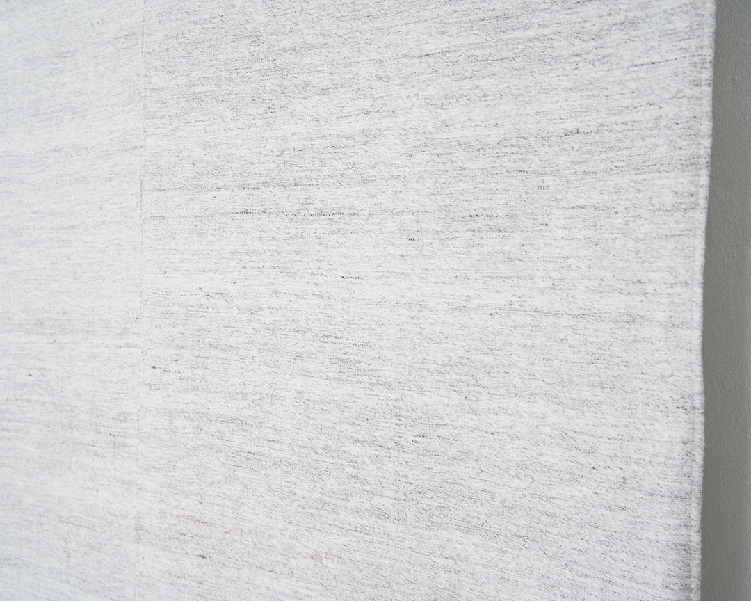 White Kilim Rug 6' 7" x 8' 10" | No. VR98371