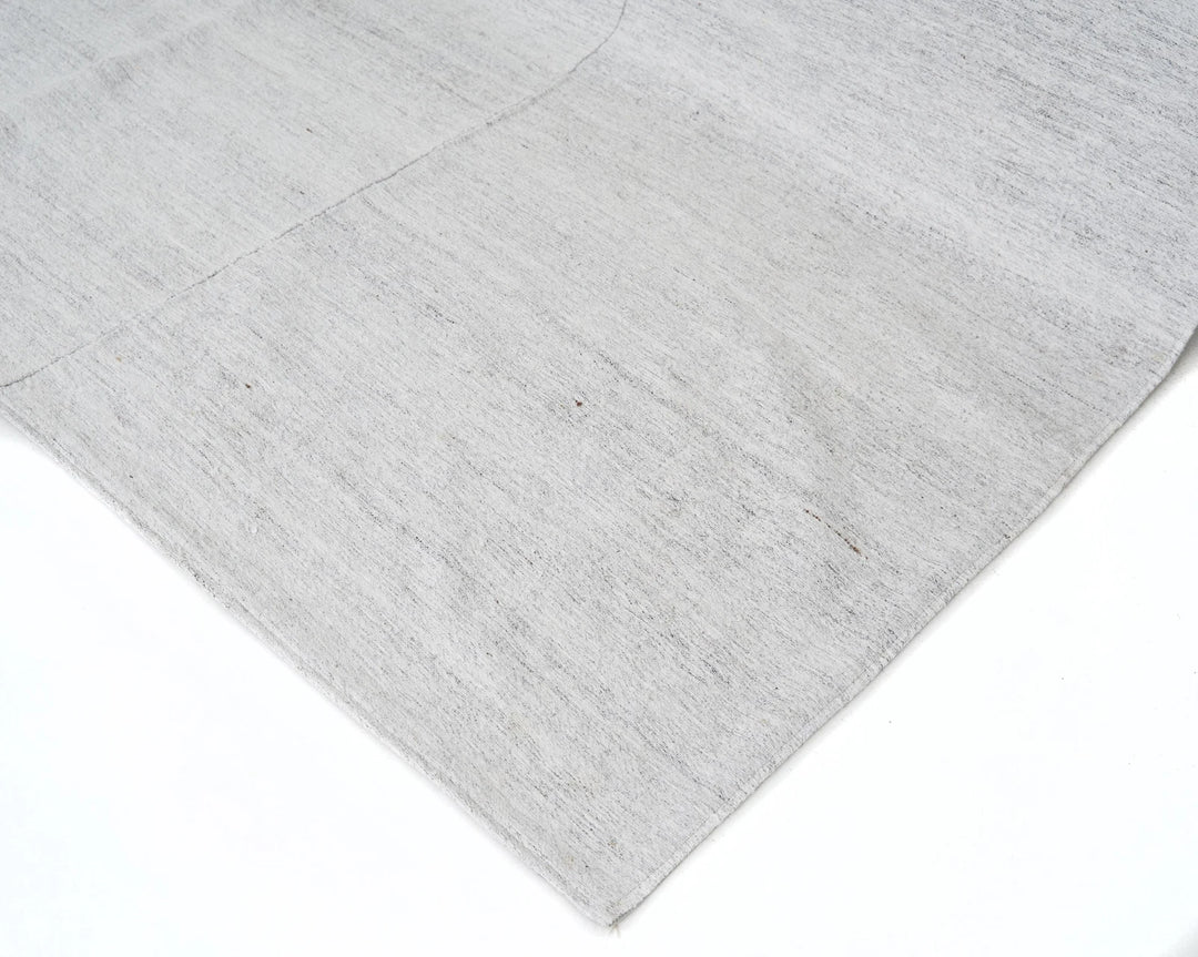 White Kilim Rug 6' 7" x 8' 10" | No. VR98371