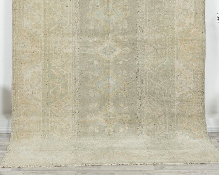 Beige Turkish Oushak Rug 5'5" x 9'6" Hand-Knotted | No. VR98399