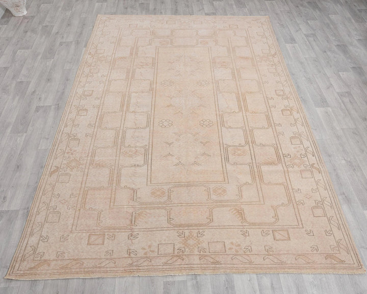 White Turkish Oushak Rug 6' 4" x 9' 7" Hand-Knotted | No. VR99329