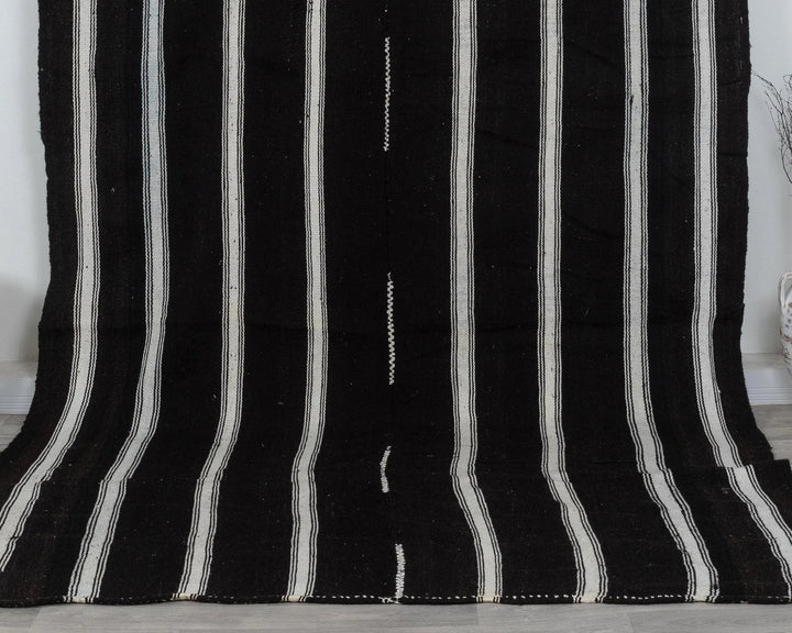 Brown Turkish Kilim Rug 7' 7" x 10' 11" Flat-Weave detail