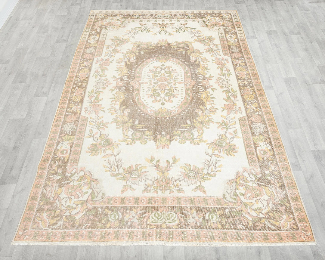 Neutral Oushak Rug 6' 2" x 10' 2" | No. VR99785
