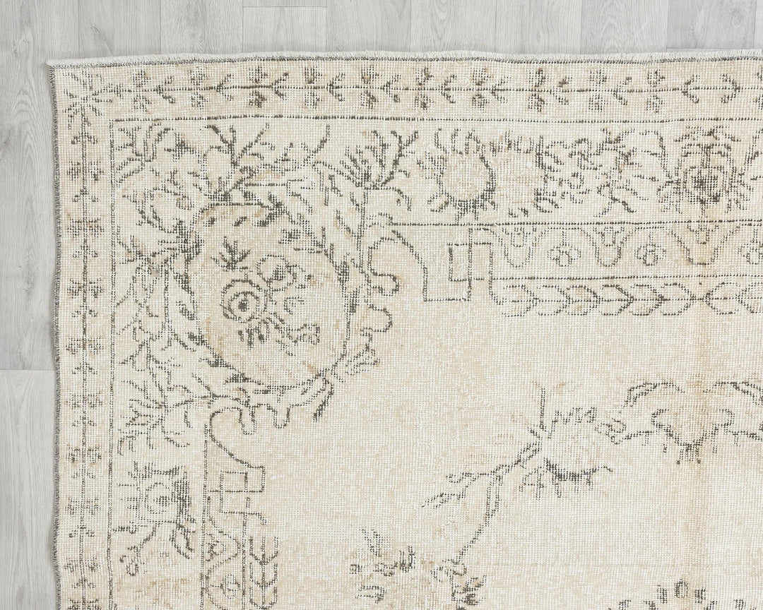 Beige Turkish Oushak Rug 6' 4" x 10' 2" Hand-Knotted border
