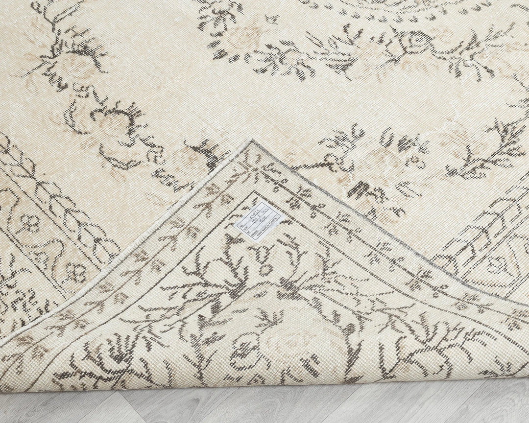 Beige Turkish Oushak Rug 6' 4" x 10' 2" Hand-Knotted texture