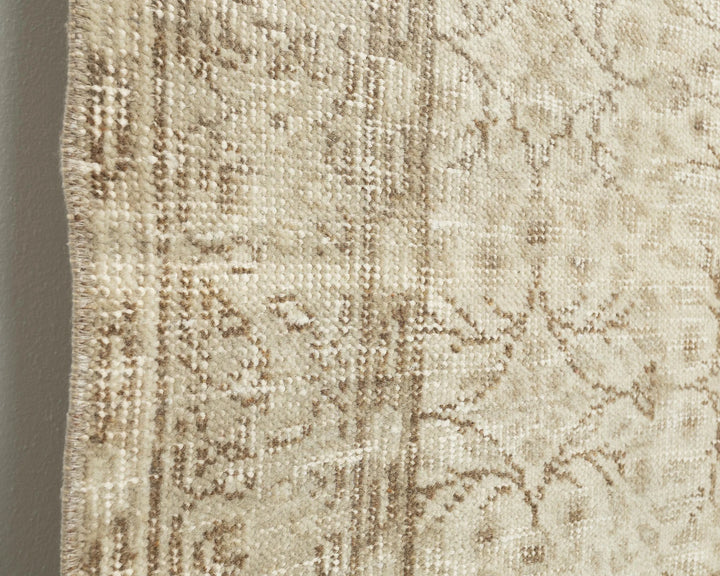 Beige Turkish Oushak Rug 0'4" x 6'9" Hand-Knotted | No. VR99982