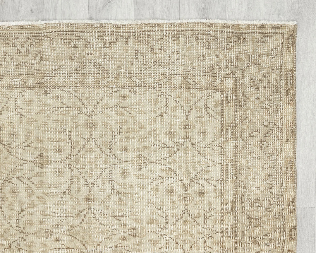 Beige Turkish Oushak Rug 0'4" x 6'9" Hand-Knotted | No. VR99982