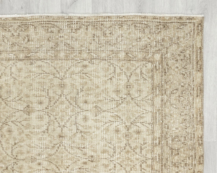 Beige Turkish Oushak Rug 0'4" x 6'9" Hand-Knotted | No. VR99982