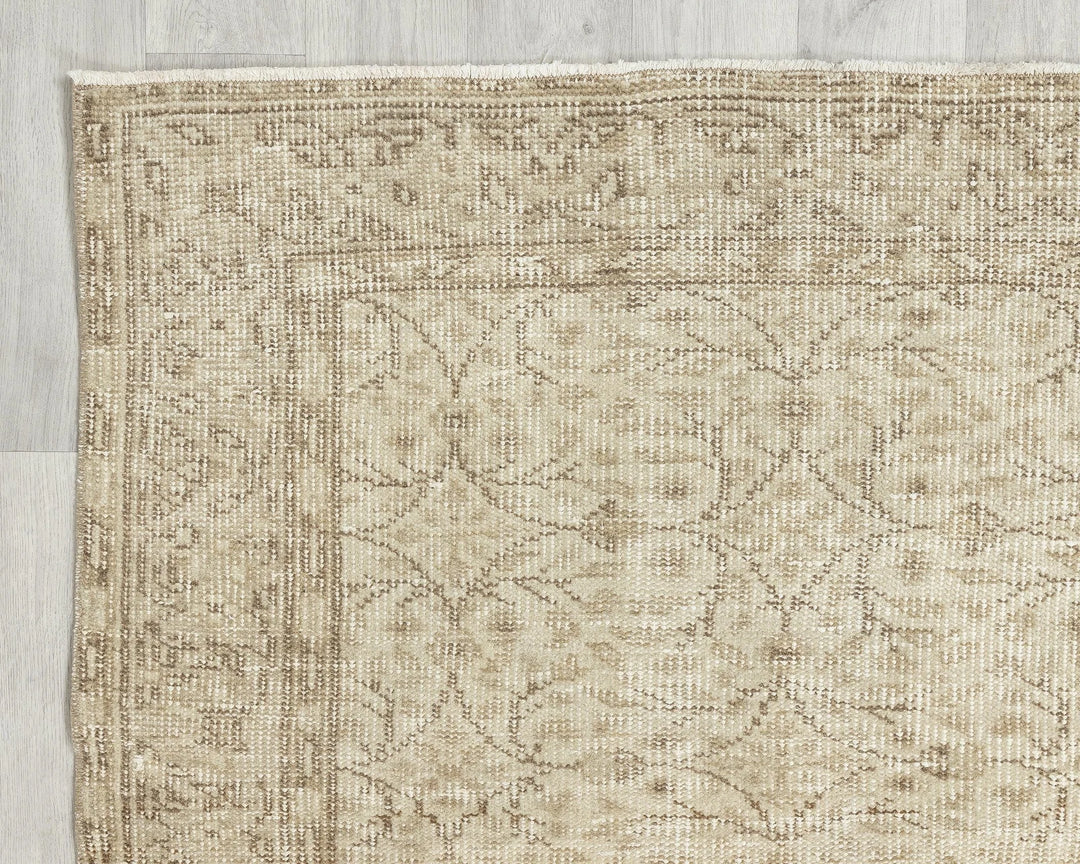 Beige Turkish Oushak Rug 0'4" x 6'9" Hand-Knotted | No. VR99982