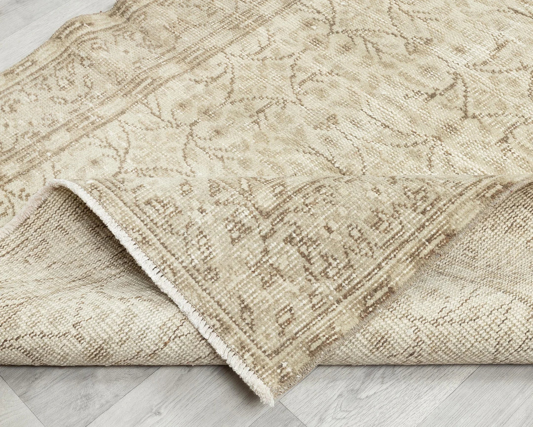 Beige Turkish Oushak Rug 0'4" x 6'9" Hand-Knotted | No. VR99982