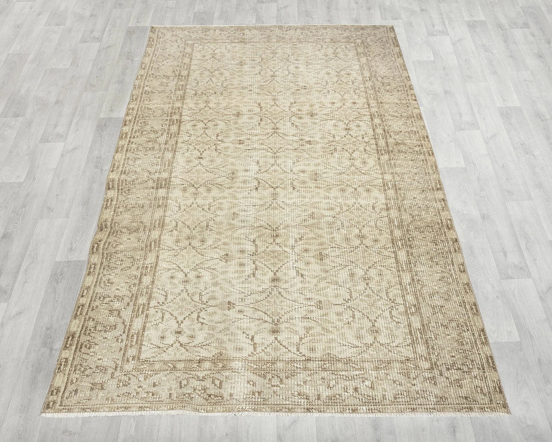 Beige Turkish Oushak Rug 0'4" x 6'9" Hand-Knotted | No. VR99982