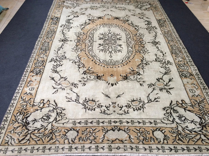 Beige Turkish Runner Rug 6' 5" x 9' 10" Hand-Knotted | No. WR10633