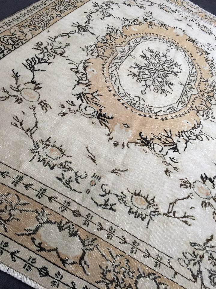 Beige Turkish Runner Rug 6' 5" x 9' 10" Hand-Knotted | No. WR10633