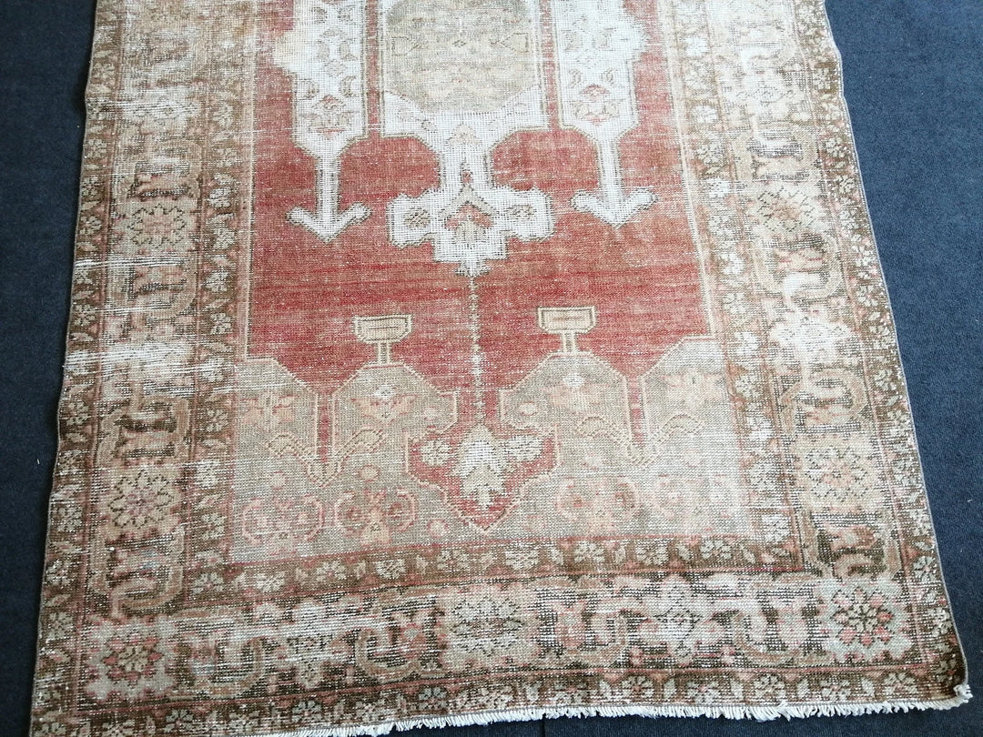 Beige Turkish Runner Rug 5' x 8' 8" Hand-Knotted | No. WR14624