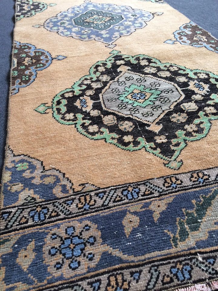 Runner Runner Rug 2' 10" x 13' - No. WR15845