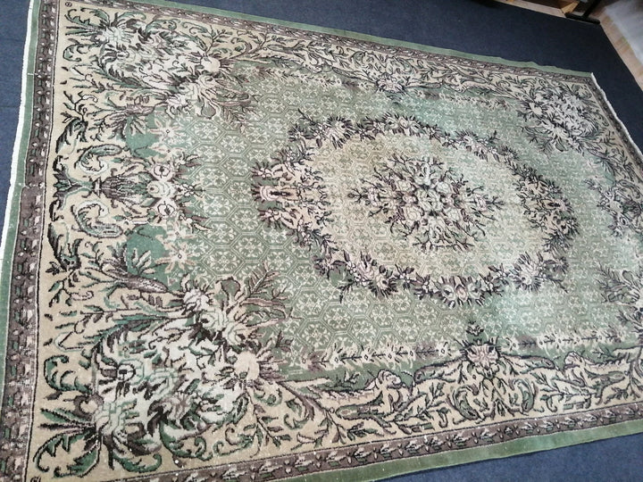 Muted Runner Rug 6' 8" x 10' - No. WR17086