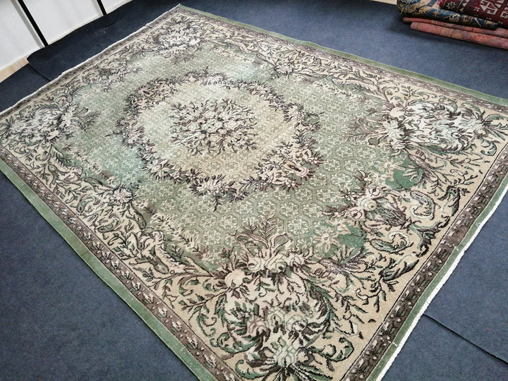 Muted Runner Rug 6' 8" x 10' - No. WR17086