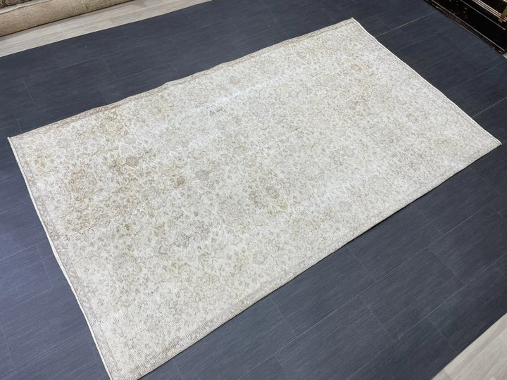 Beige Turkish Runner Rug 4' 11" x 8' 5" Hand-Knotted | No. WR17317