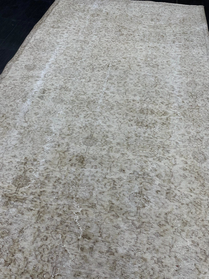 Beige Turkish Runner Rug 4' 11" x 8' 5" Hand-Knotted | No. WR17317