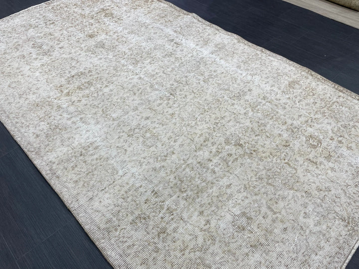 Beige Turkish Runner Rug 4' 11" x 8' 5" Hand-Knotted | No. WR17317