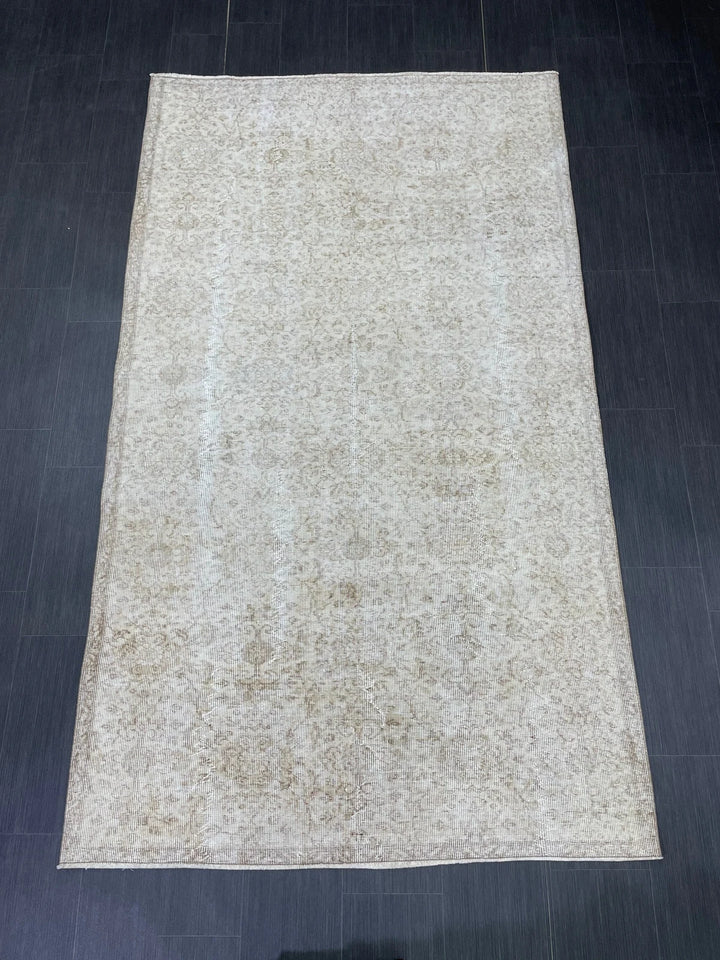 Beige Turkish Runner Rug 4' 11" x 8' 5" Hand-Knotted | No. WR17317