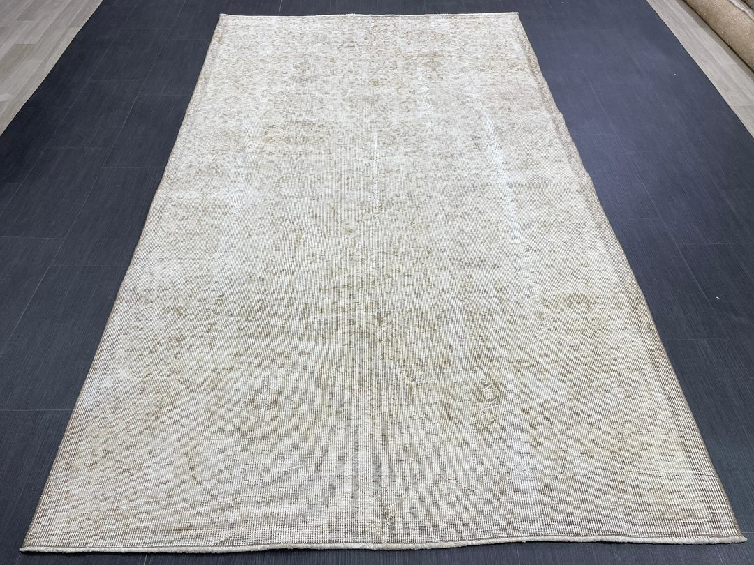 Beige Turkish Runner Rug 4' 11" x 8' 5" Hand-Knotted | No. WR17317