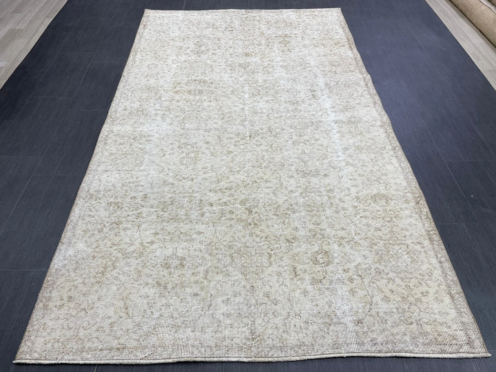 Beige Turkish Runner Rug 4' 11" x 8' 5" Hand-Knotted | No. WR17317