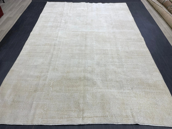 Turkish Runner Rug 6' 8" x 9' 11" Hand-Knotted | No. WR19266