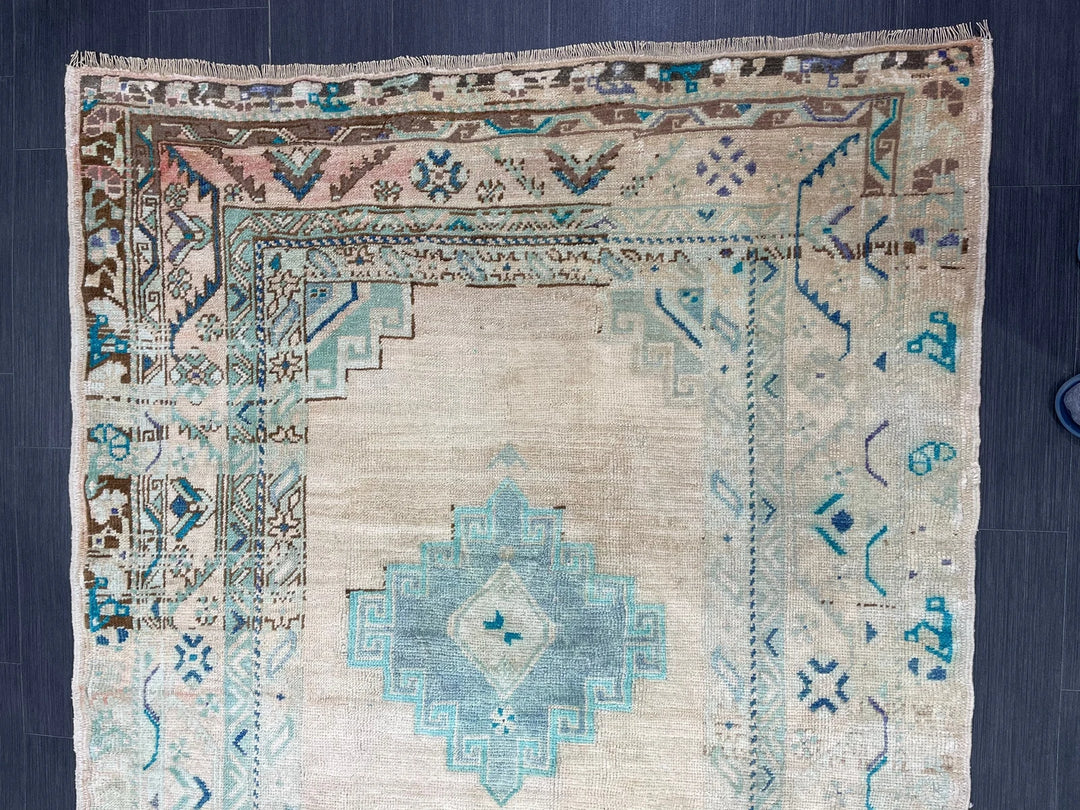 Beige Turkish Runner Rug 4' 8" x 11' 6" Hand-Knotted | No. WR19945