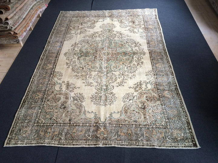 Beige Turkish Runner Rug 6' 6" x 9' 10" Hand-Knotted | No. WR21688