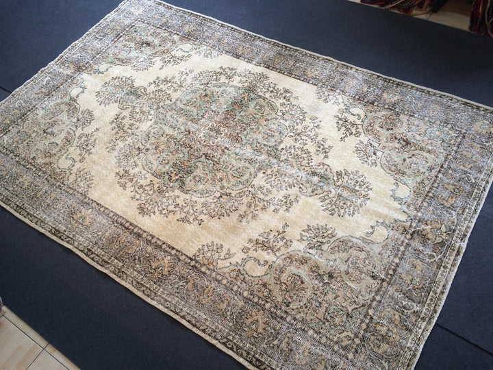 Beige Turkish Runner Rug 6' 6" x 9' 10" Hand-Knotted | No. WR21688